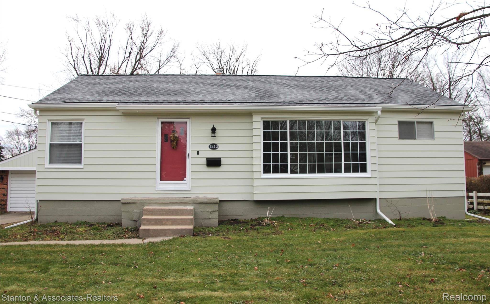 Royal Oak, MI 48073,1212 OTTAWA DR