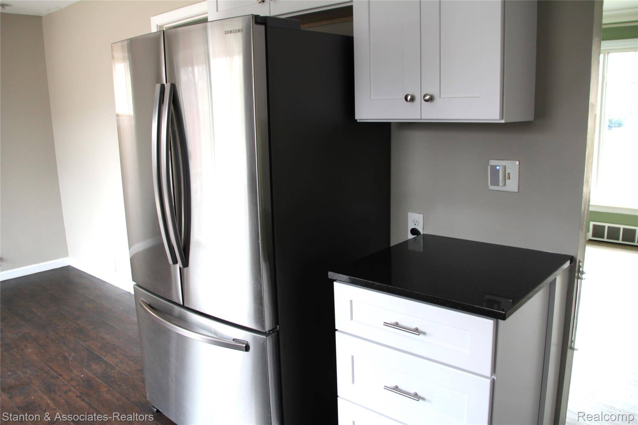 Royal Oak, MI 48073,1212 OTTAWA DR