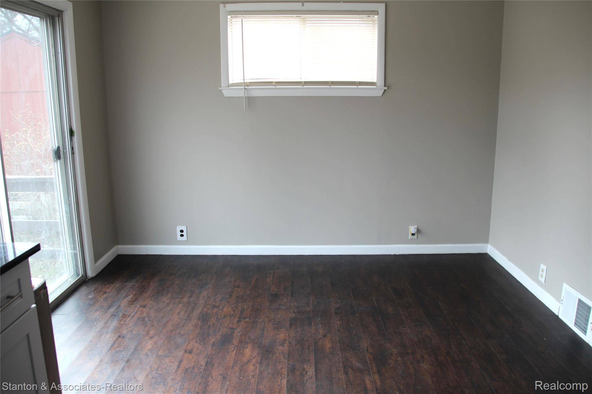 Royal Oak, MI 48073,1212 OTTAWA DR