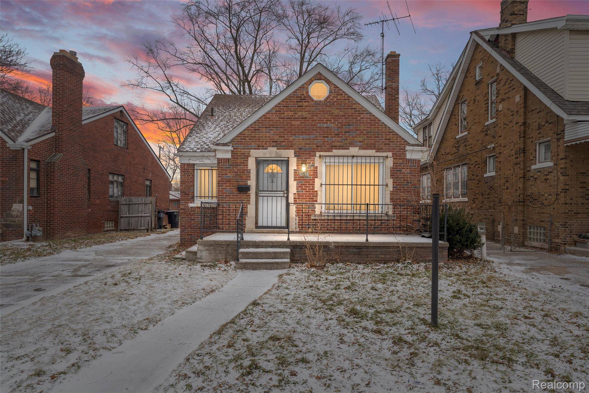 Detroit, MI 48213,12265 Elmdale