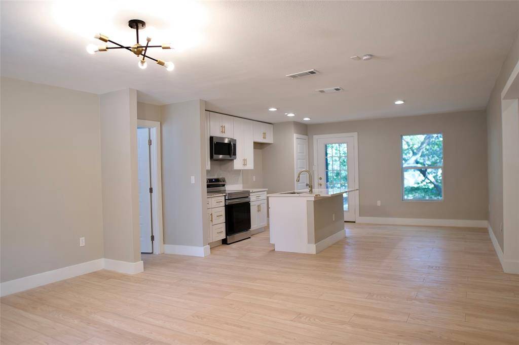 Dallas, TX 75216,2148 Kathleen Avenue