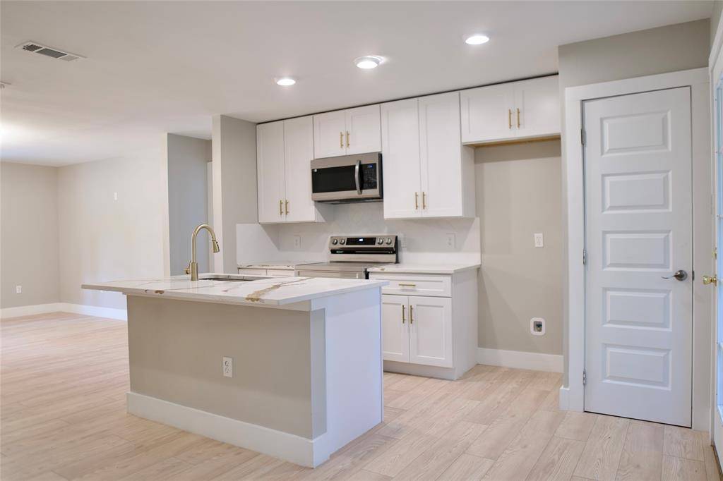 Dallas, TX 75216,2148 Kathleen Avenue