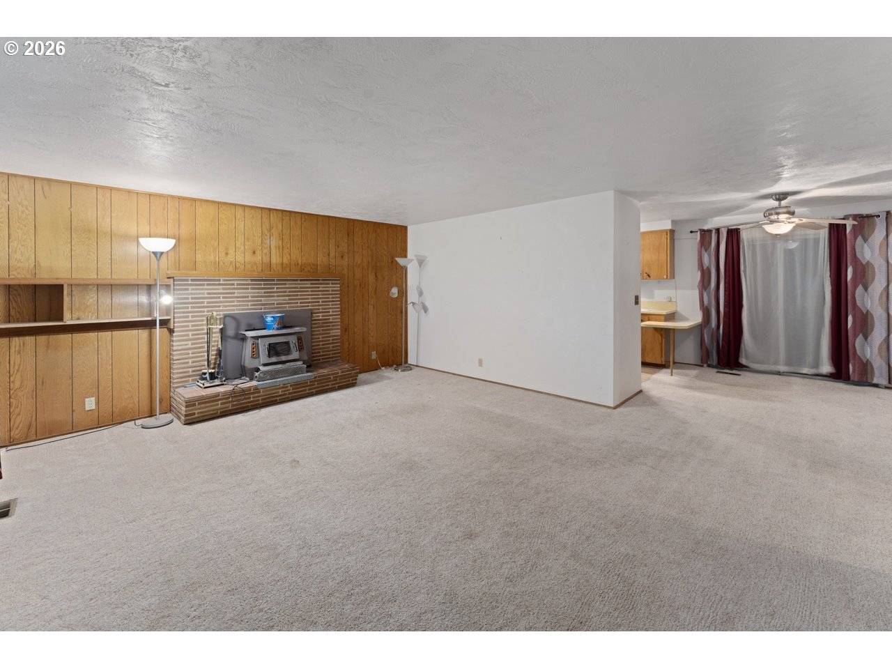 Springfield, OR 97477,212 HAYDEN BRIDGE WAY