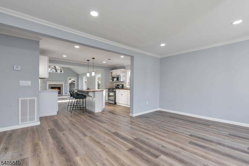 Clark Twp., NJ 07066,81 Hutchinson St