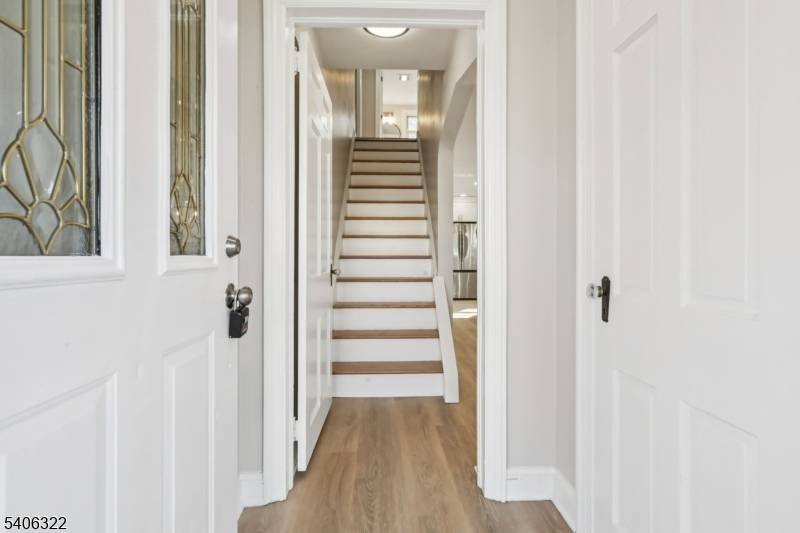 Elmwood Park Boro, NJ 07407,72 Washington Ave