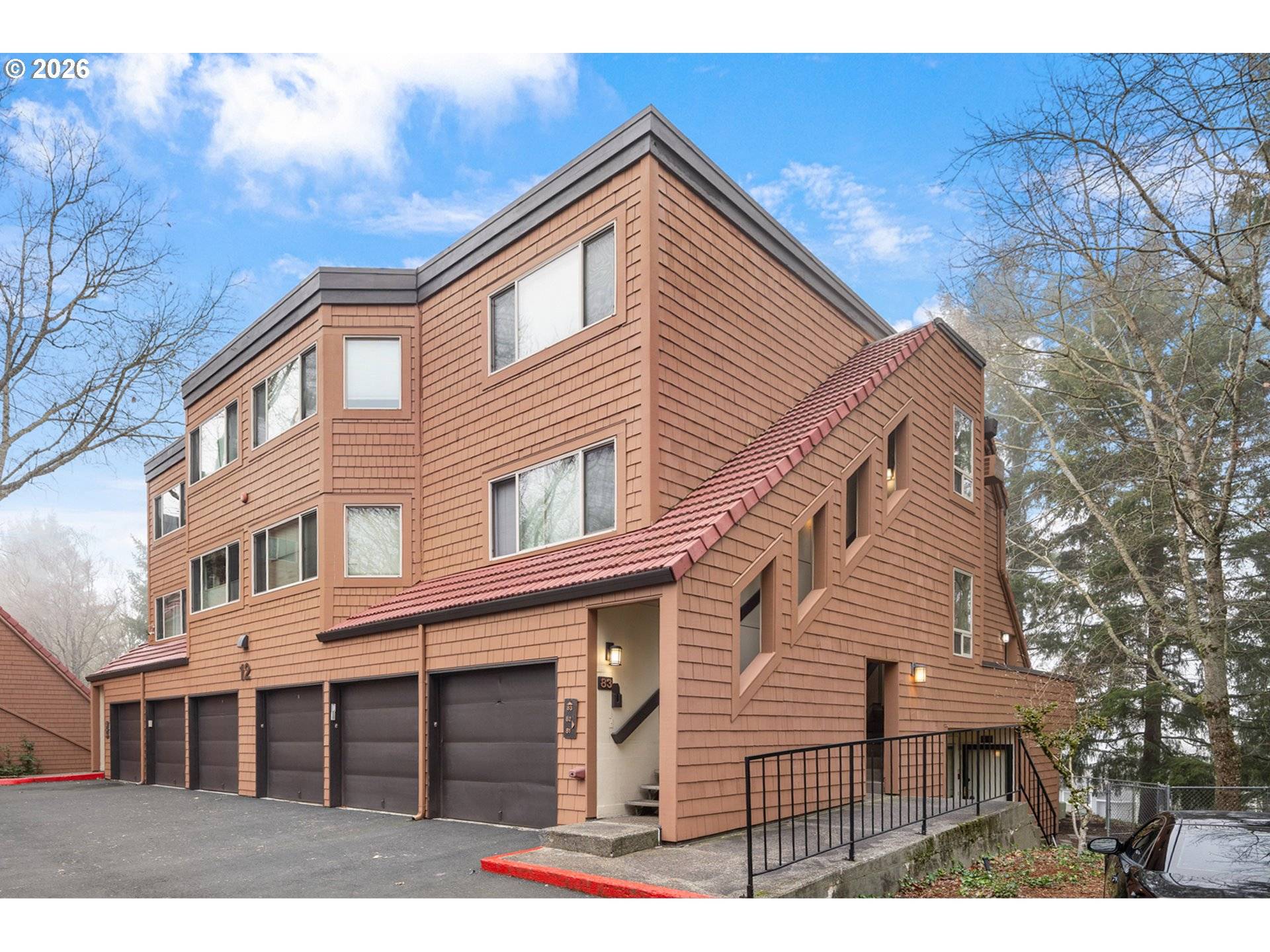 Lake Oswego, OR 97035,81 OSWEGO SUMMIT