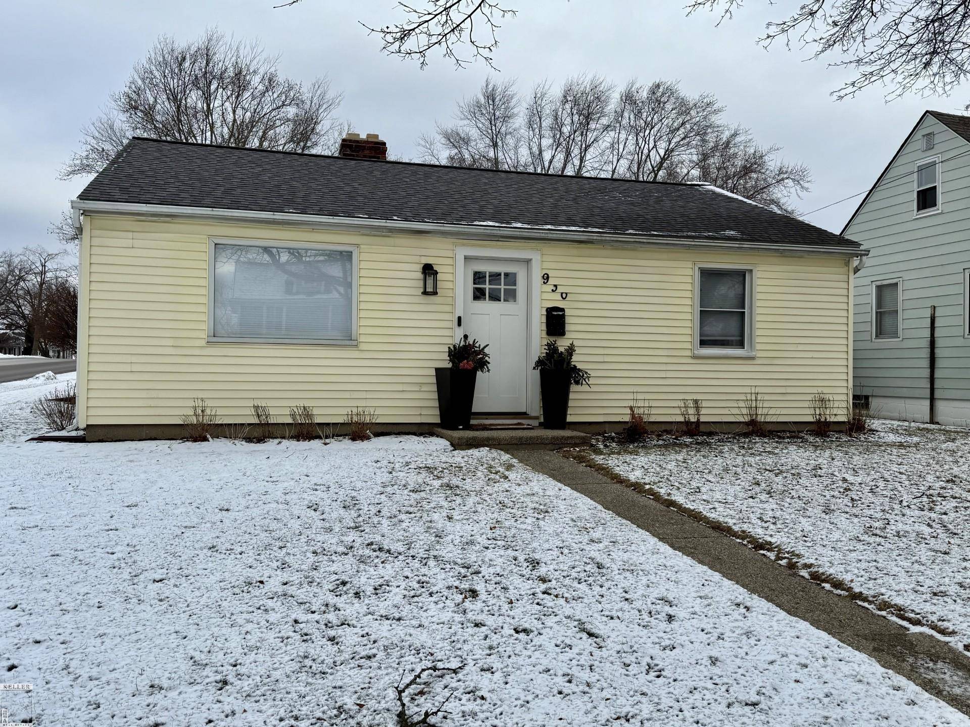 Rochester, MI 48307,930 W 3rd ST