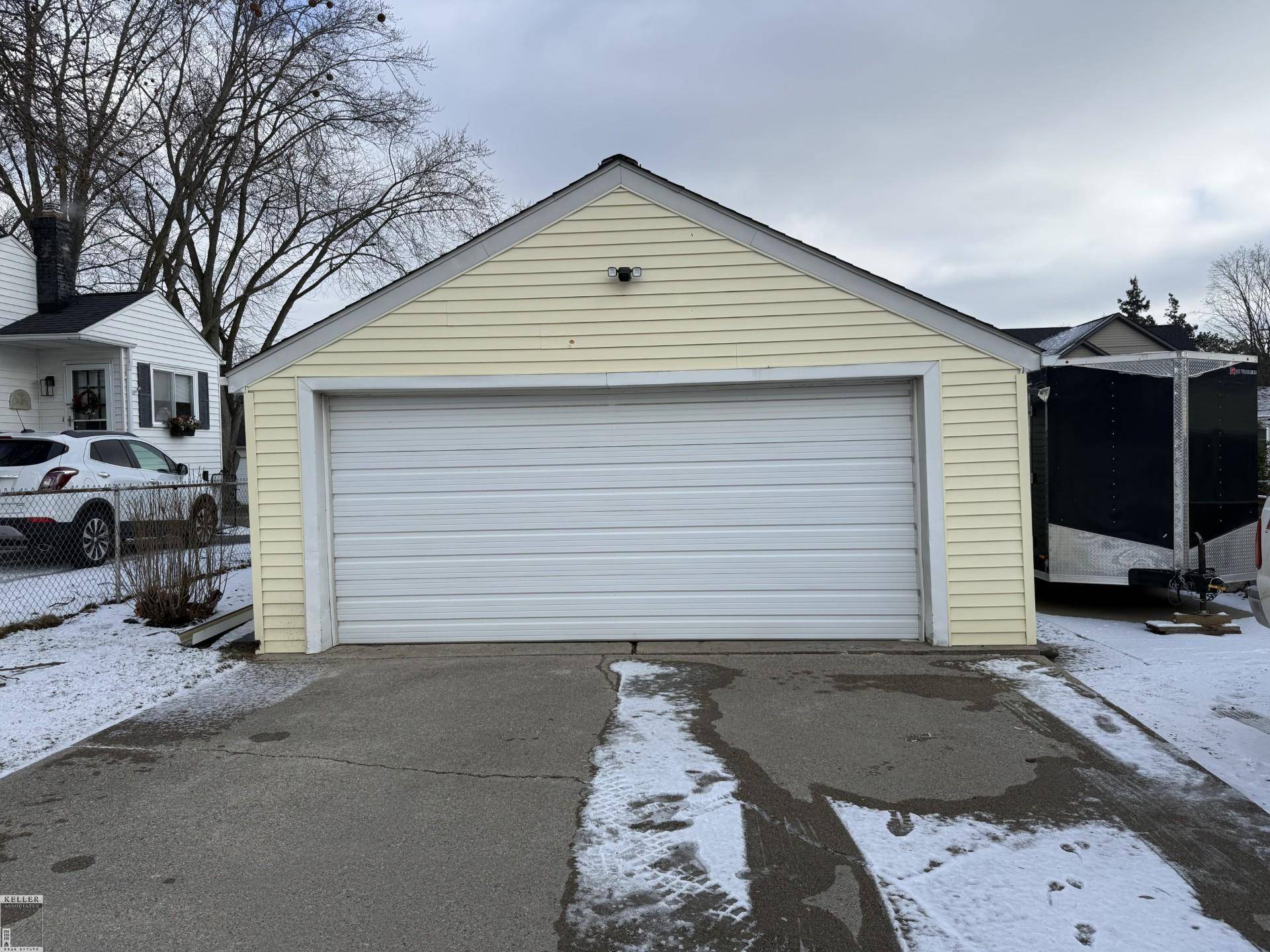 Rochester, MI 48307,930 W 3rd ST