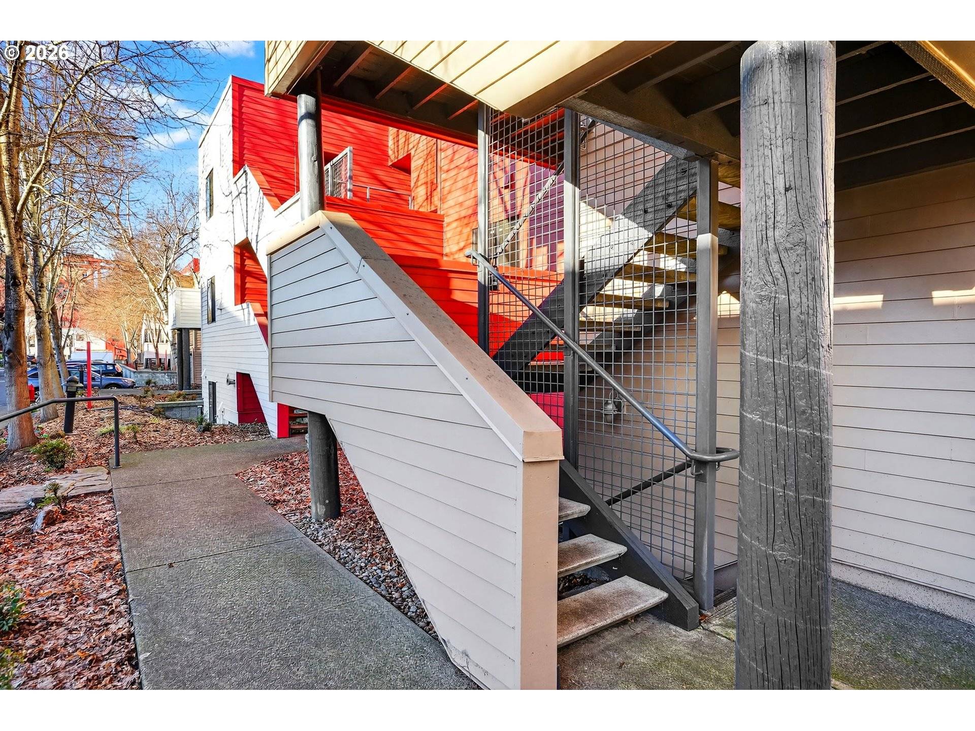 Portland, OR 97209,910 NW NAITO PKWY #i18