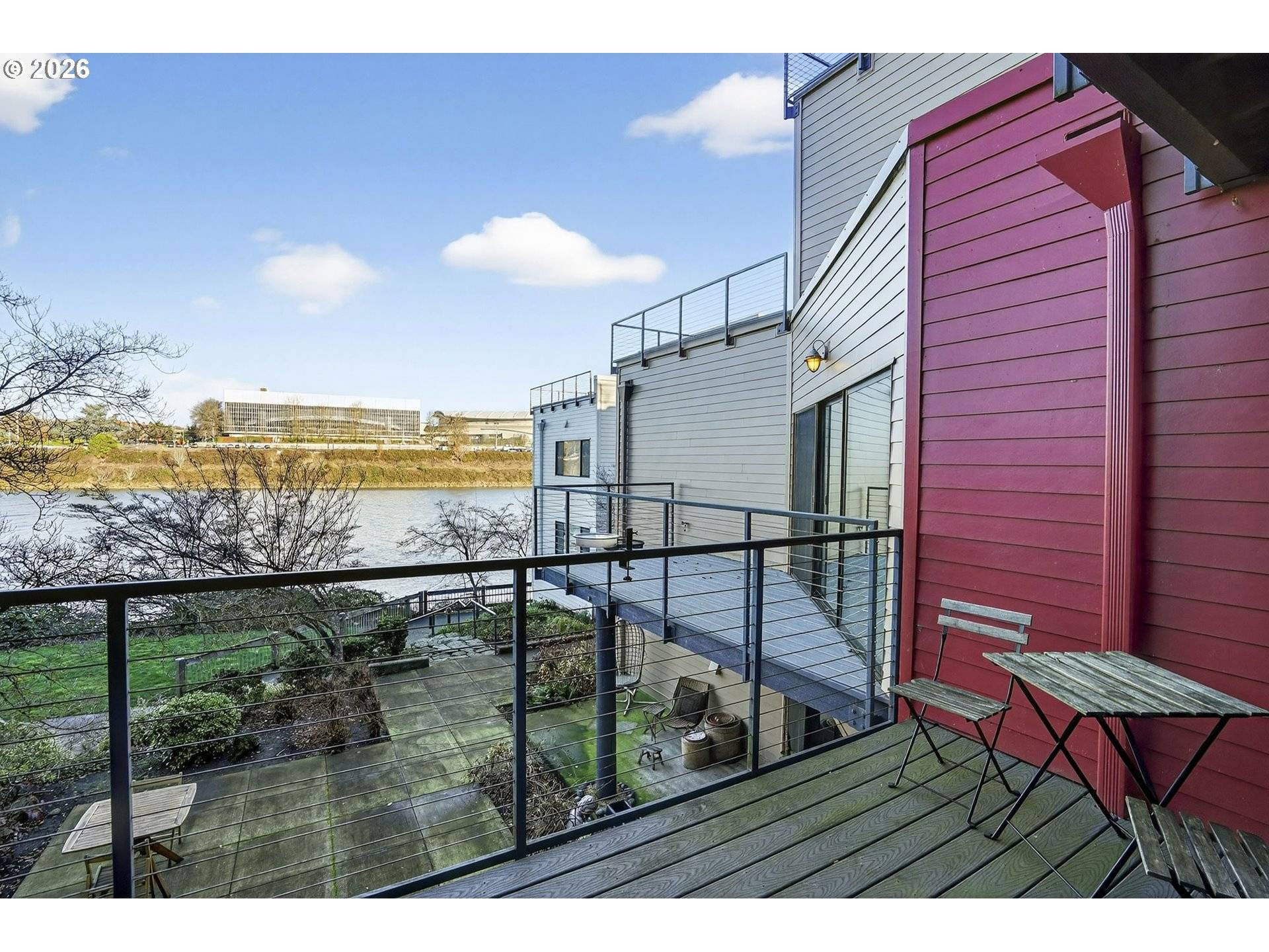 Portland, OR 97209,910 NW NAITO PKWY #i18