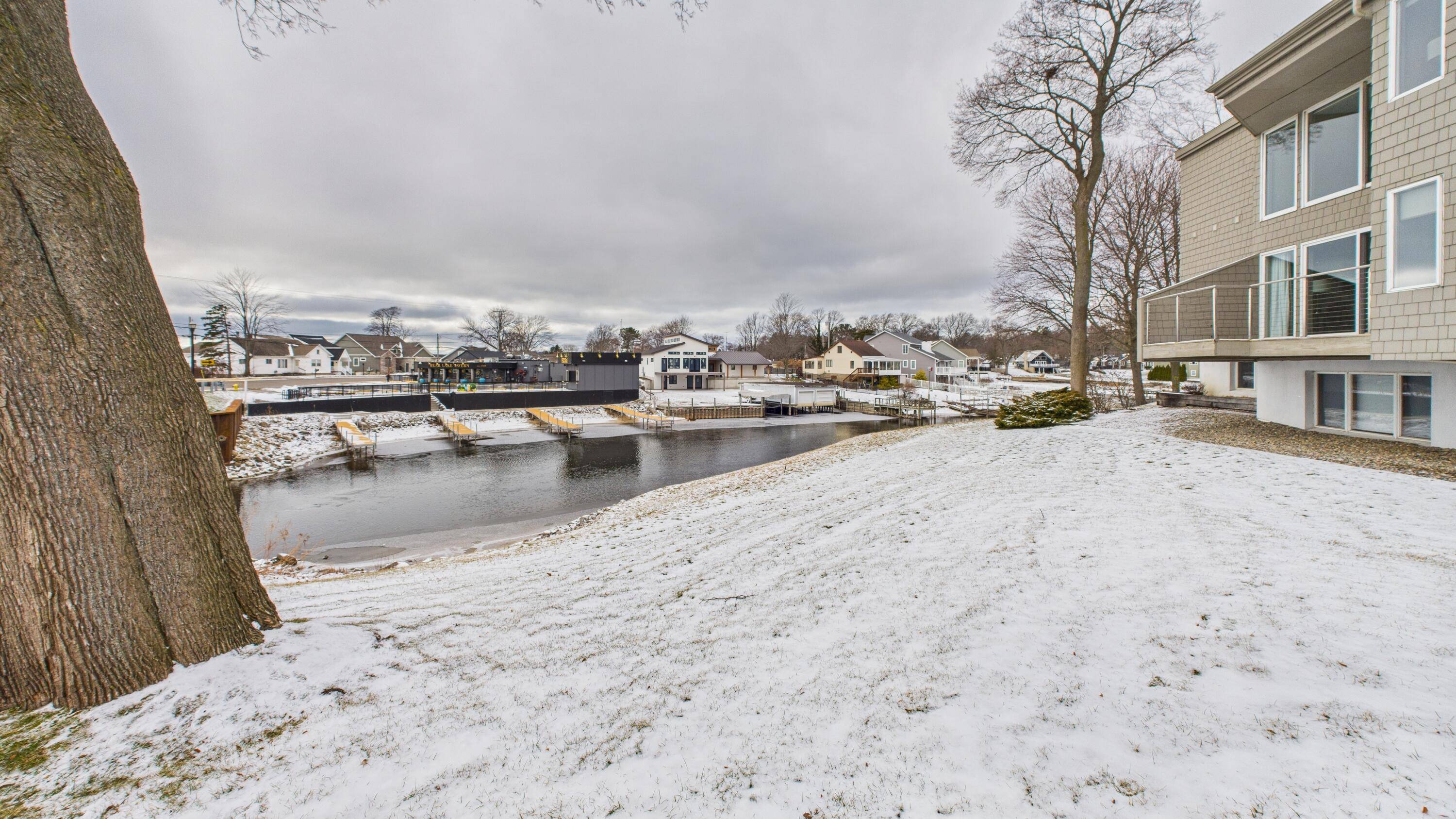 North Muskegon, MI 49445,408 Ruddiman DR #3