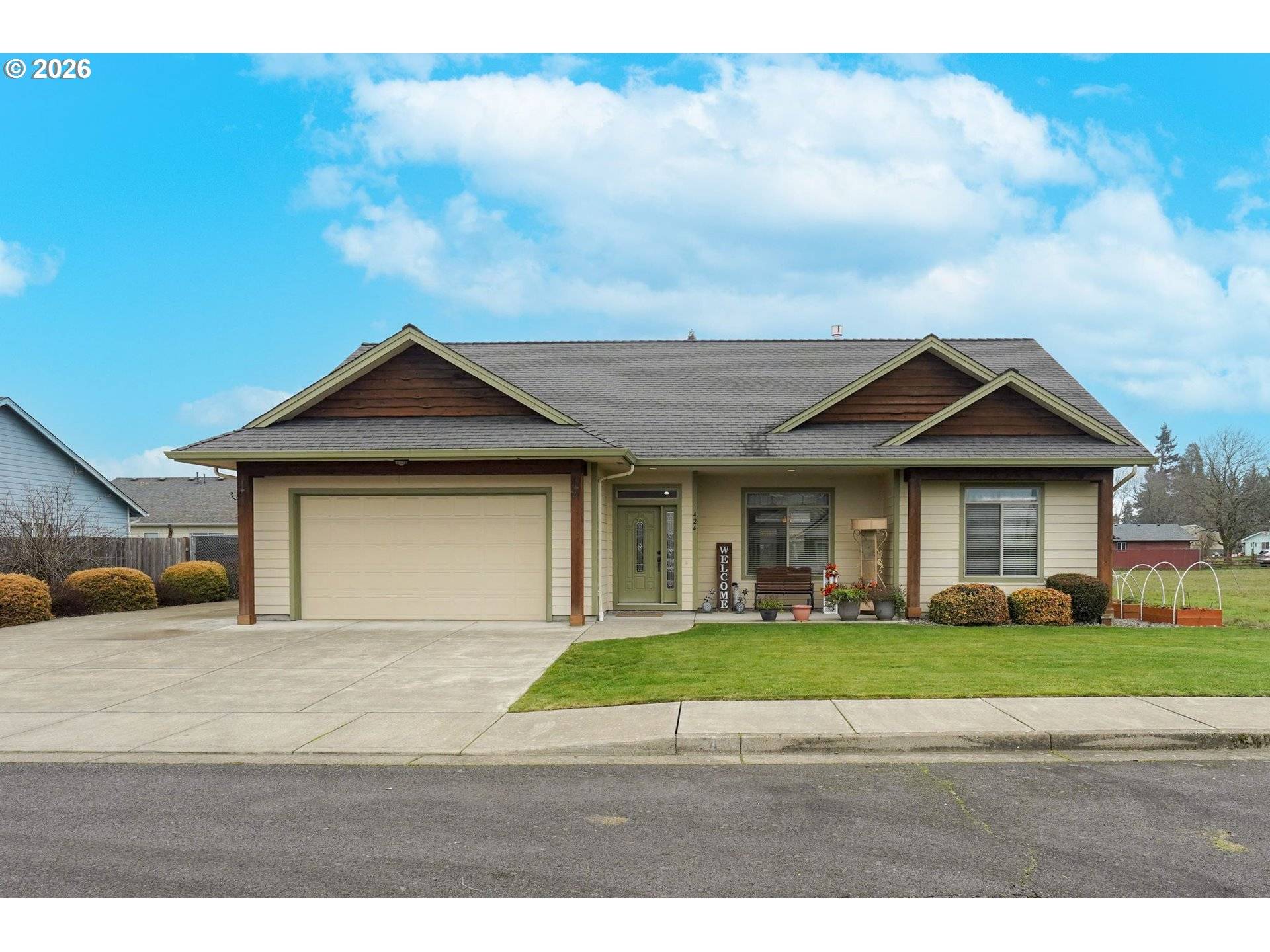 Aumsville, OR 97325,424 13TH ST