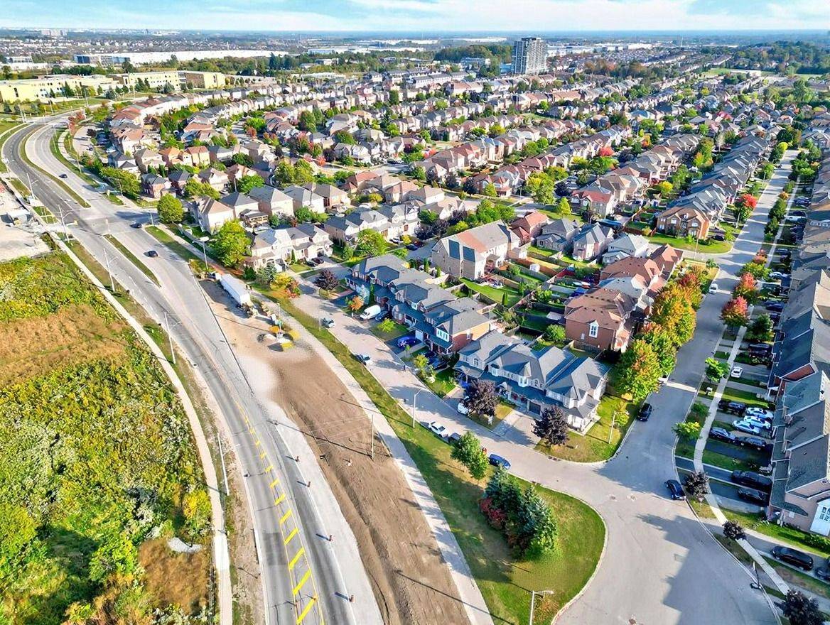 Ajax, ON L1T 4M3,68 Root CRES E #Upper