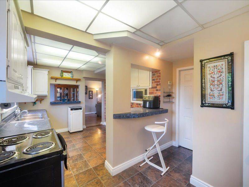 Whitby, ON L1N 1E2,931 Bayview AVE N