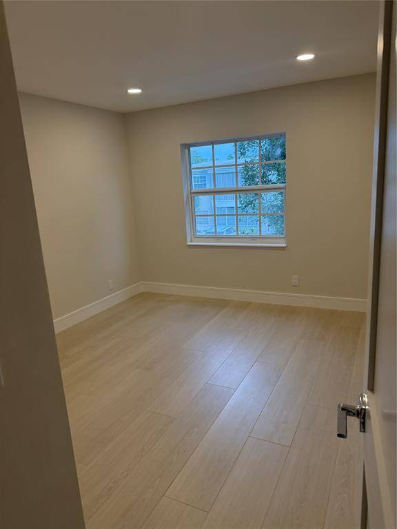 Fort Lauderdale, FL 33301,6347 Bay Club #3