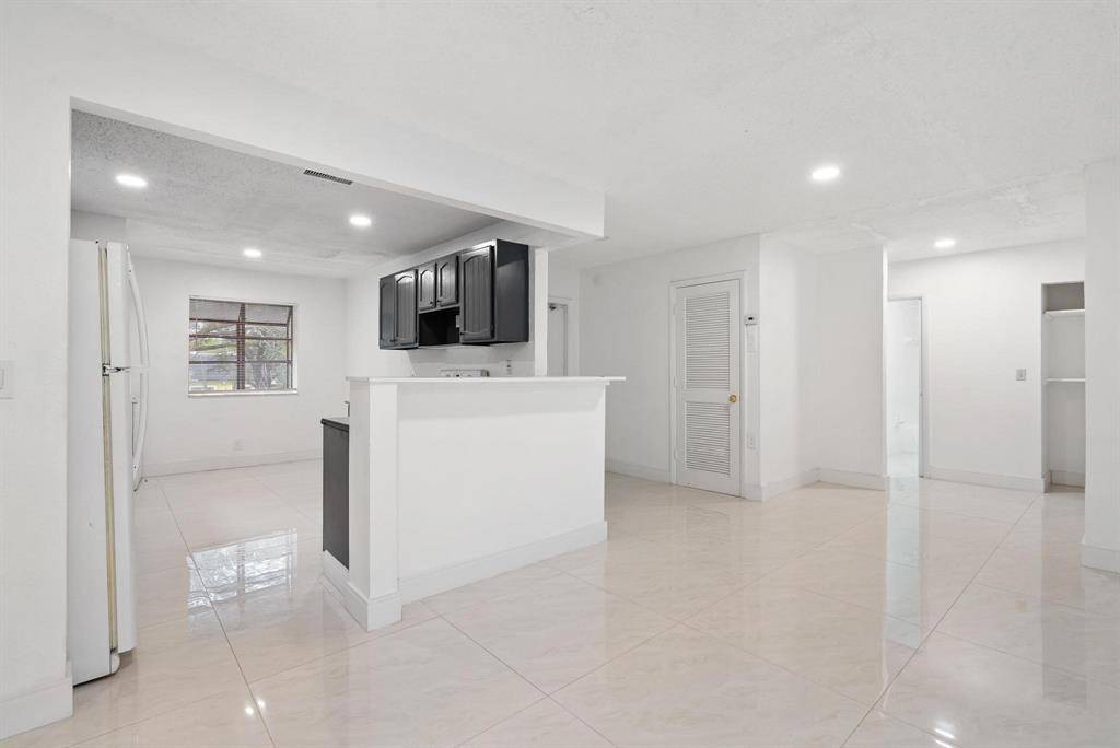 Coral Springs, FL 33065,8797 NW 35th St