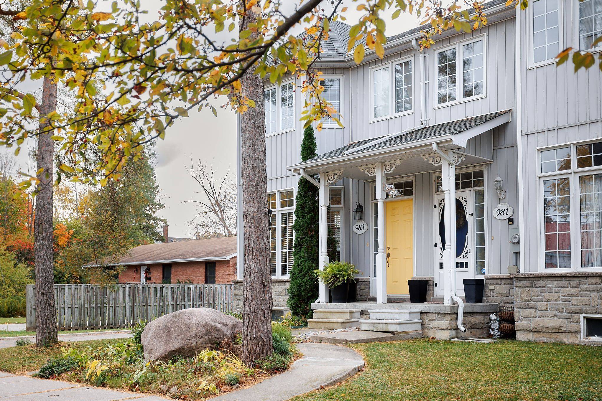 Georgina, ON L0E 1L0,983 Lake DR E