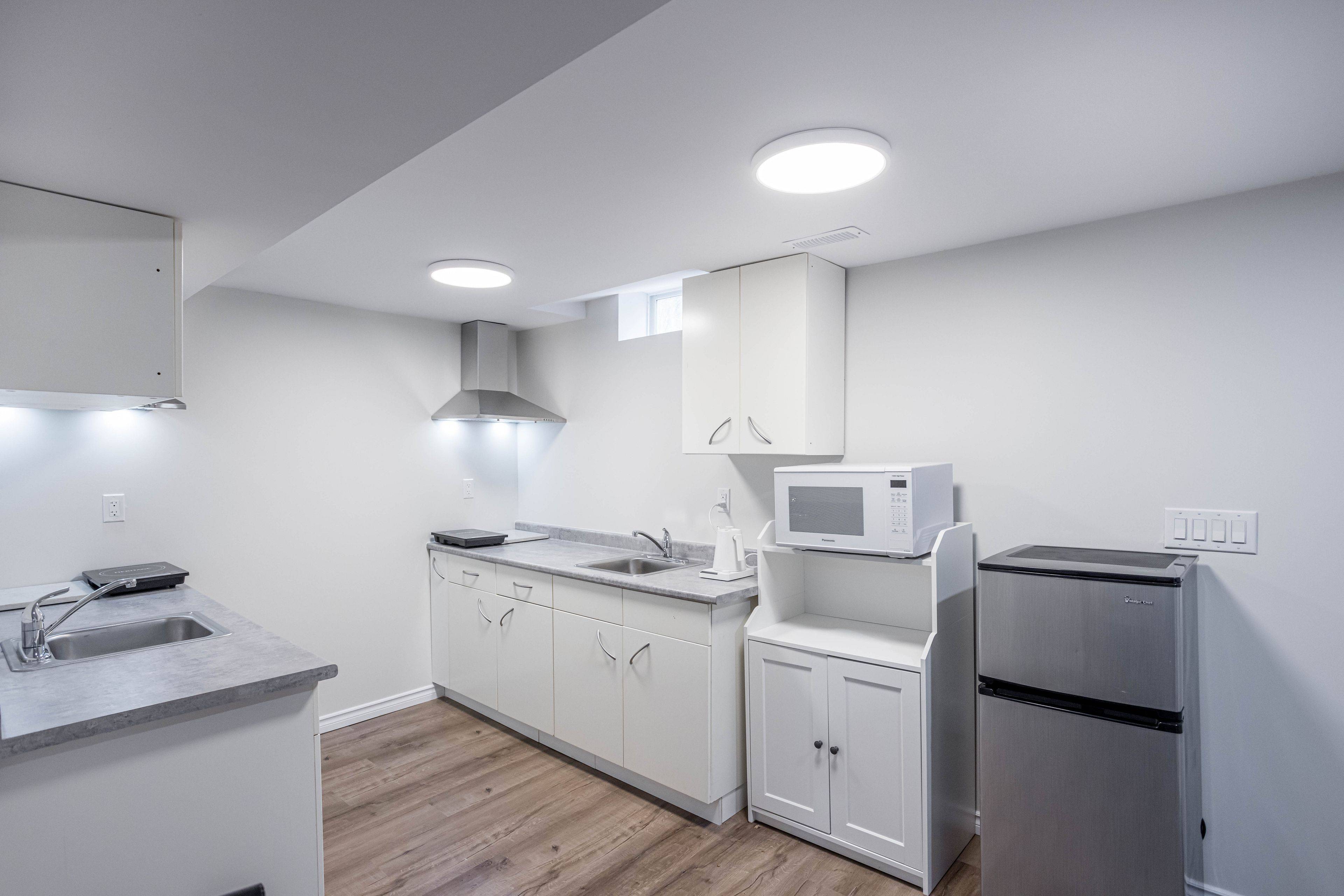 Vaughan, ON L4J 6L8,125 Brookmill DR #Lower A