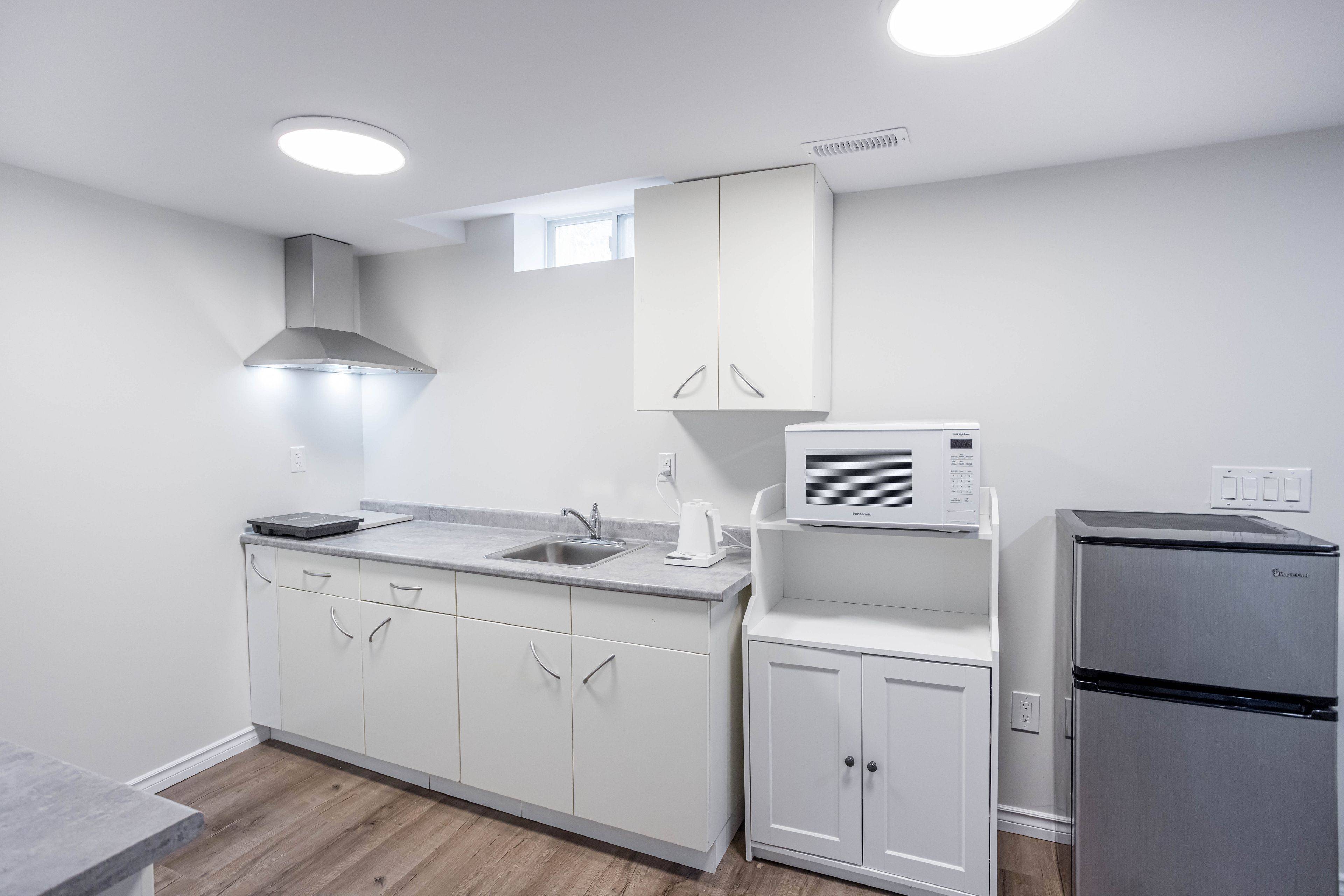 Vaughan, ON L4J 6L8,125 Brookmill DR #Lower A