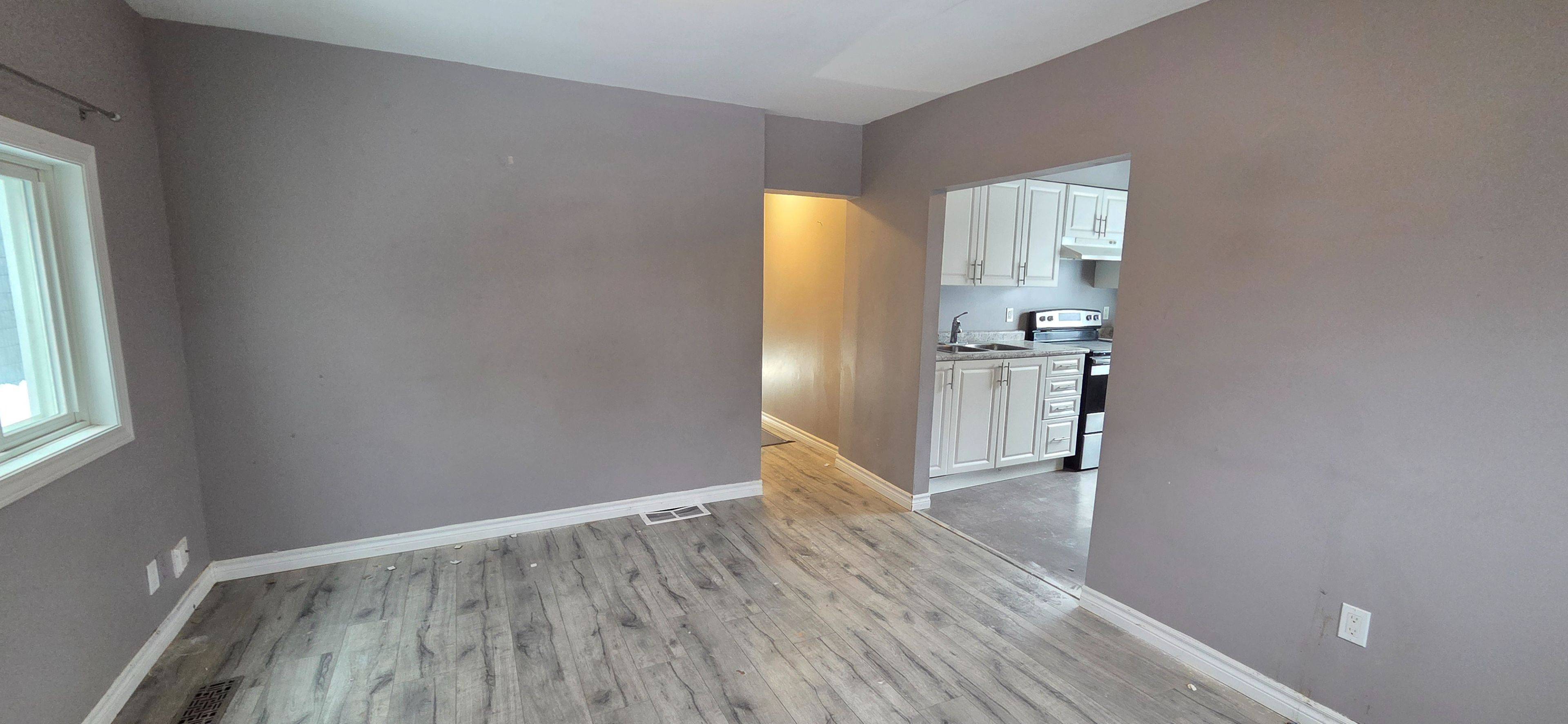 Orillia, ON L3V 5M9,54 Wyandotte ST #2