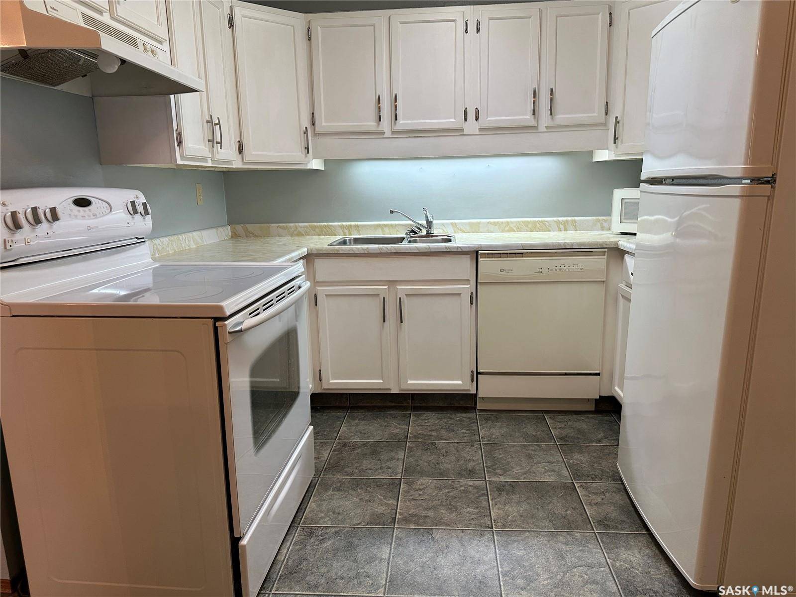 Weyburn, SK S4H 0W6,228 3rd STREET #11