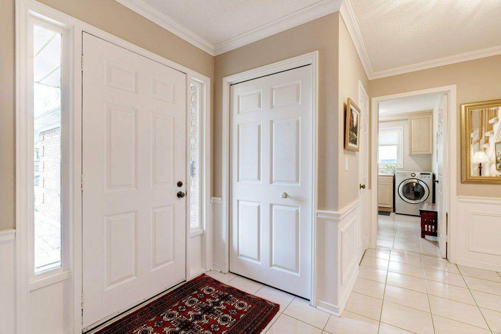 Burlington, ON L7P 3J3,2251 Mansfield DR