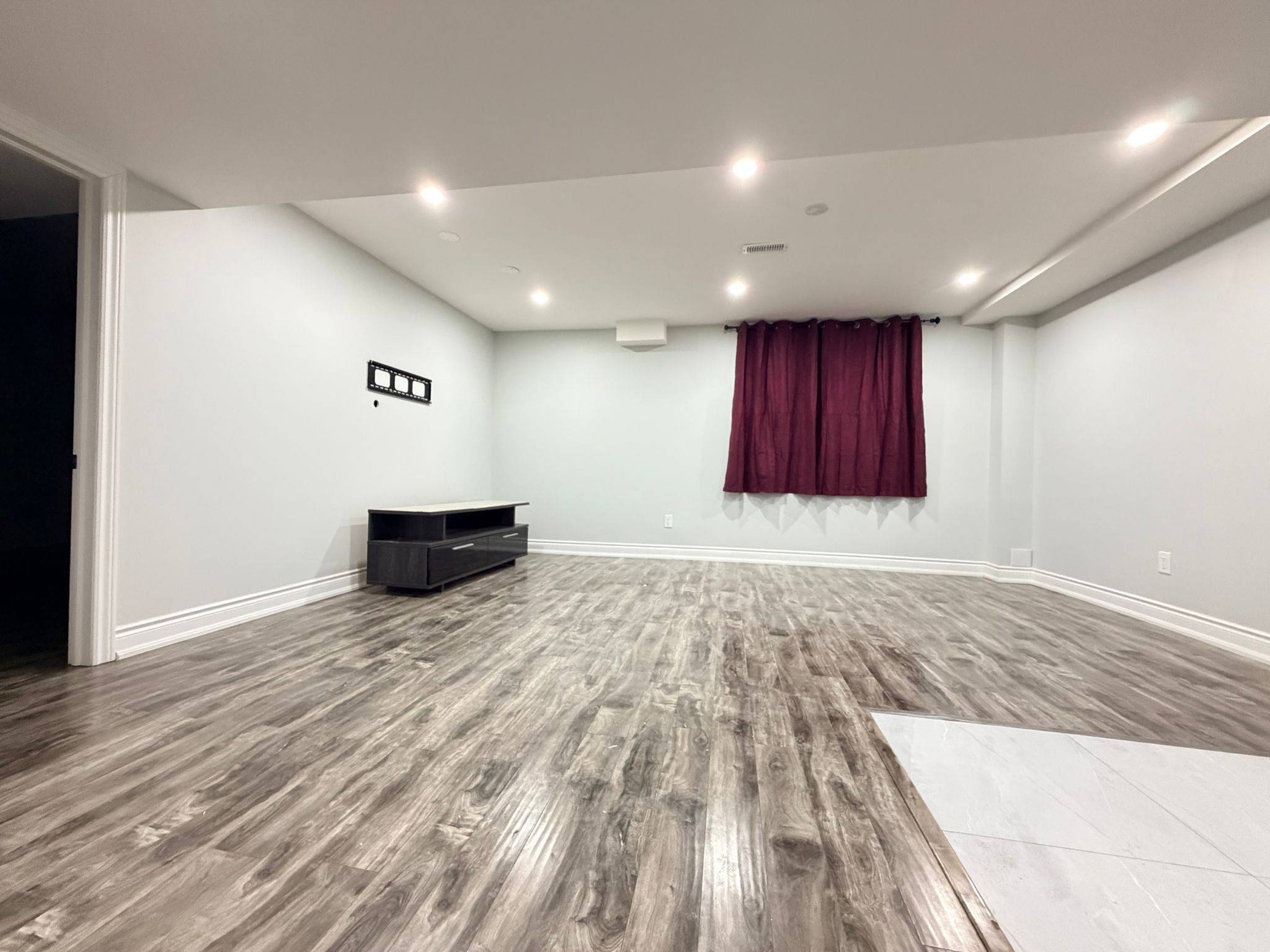 Brampton, ON L7A 4M4,5 Oxendon RD #Bsmt