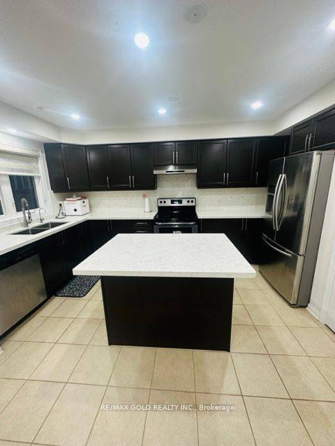 Brampton, ON L7A 0S5,6 Stemford RD