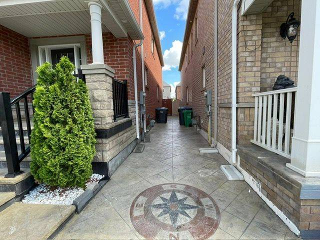Brampton, ON L6P 3K5,16 Napoleon CRES #( lower level )