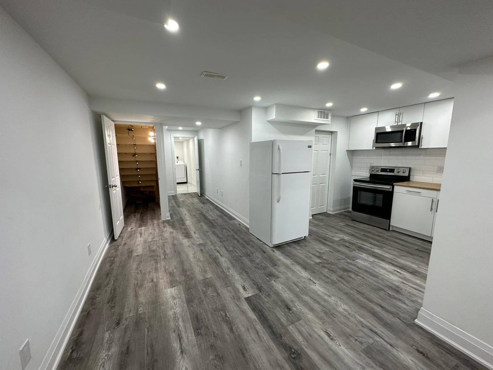 Brampton, ON L6P 3K5,16 Napoleon CRES #( lower level )