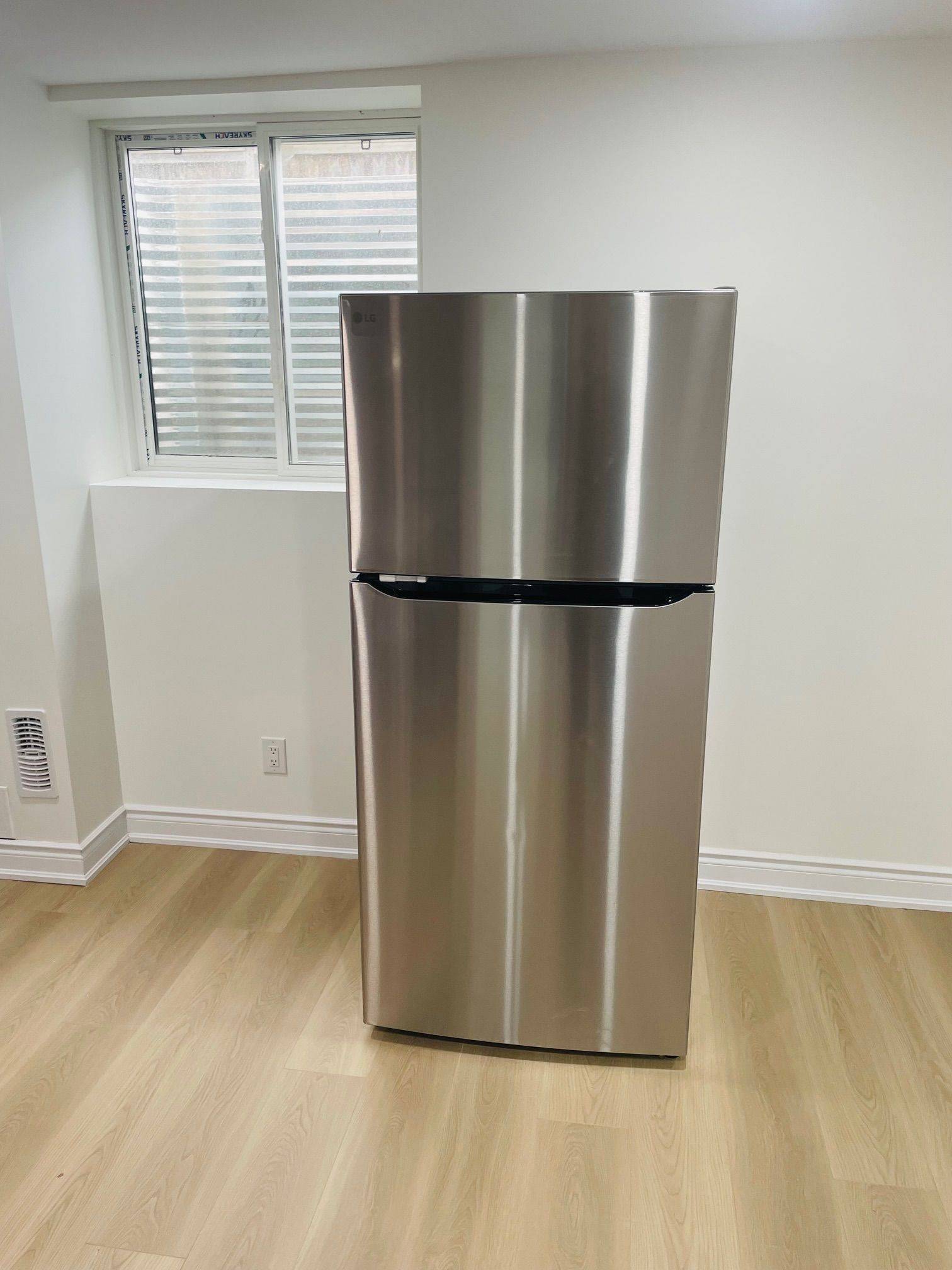 Oakville, ON L6M 4T9,1-2341 Canonridge CIR #Bsmt