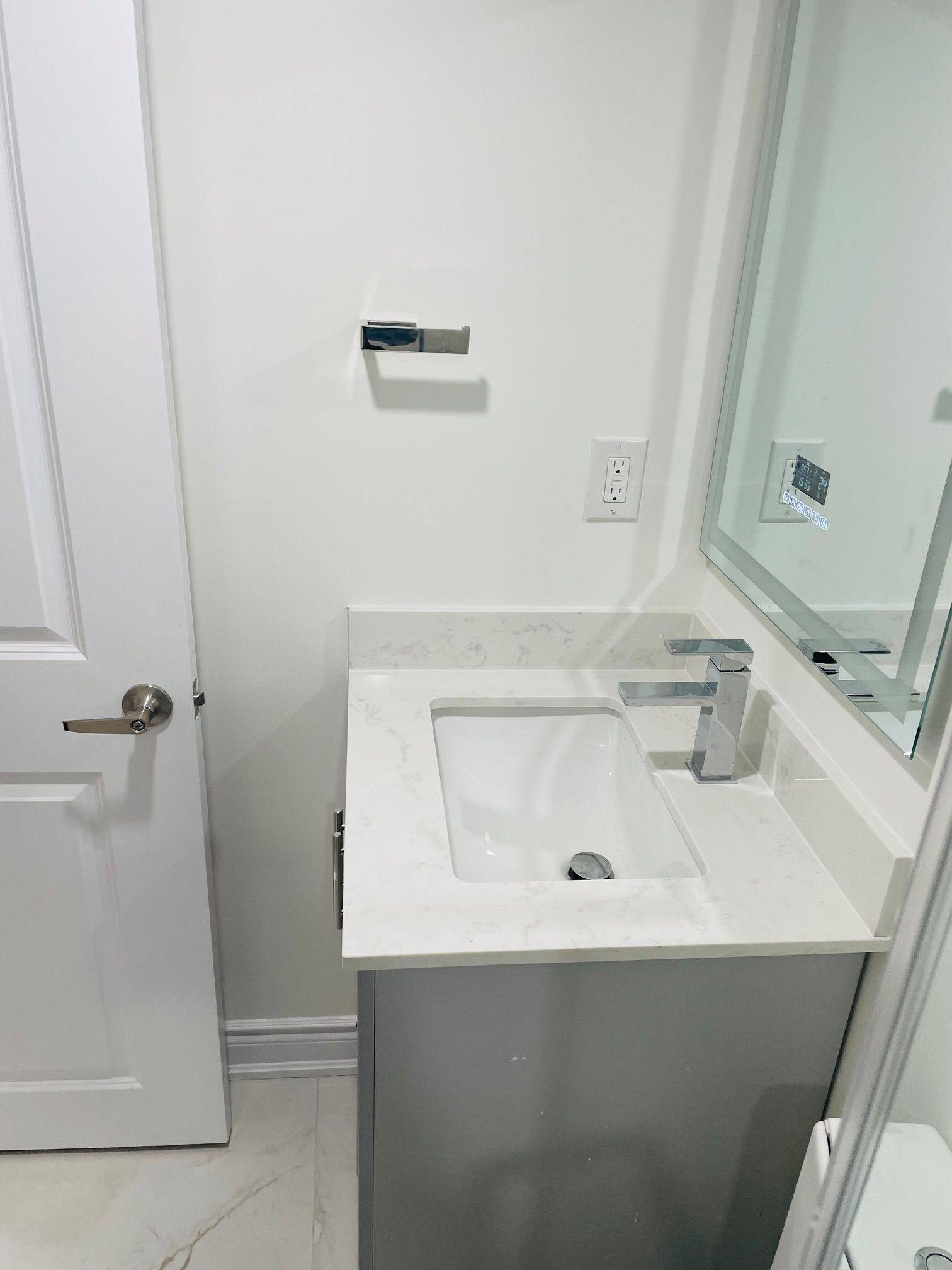 Oakville, ON L6M 4T9,1-2341 Canonridge CIR #Bsmt