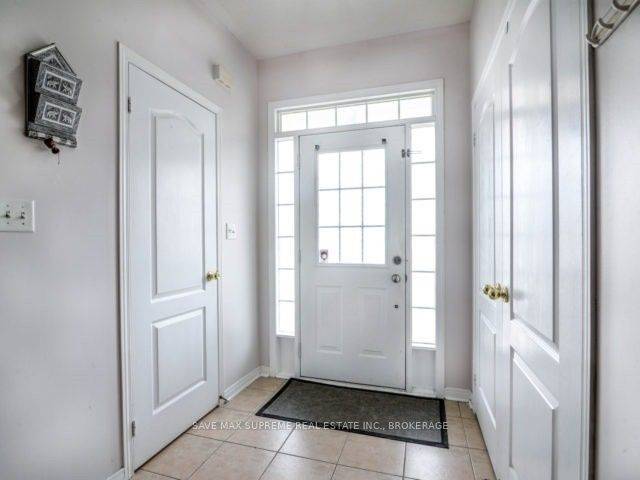 Brampton, ON L6R 3L8,26 Polar Bear PL