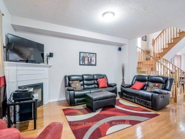 Brampton, ON L6R 3L8,26 Polar Bear PL