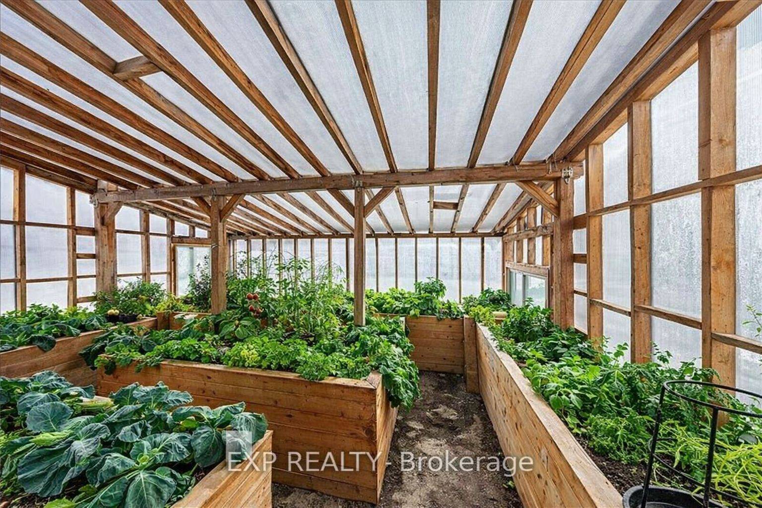 Russell, ON K4R 1E5,723 Route 200 RD