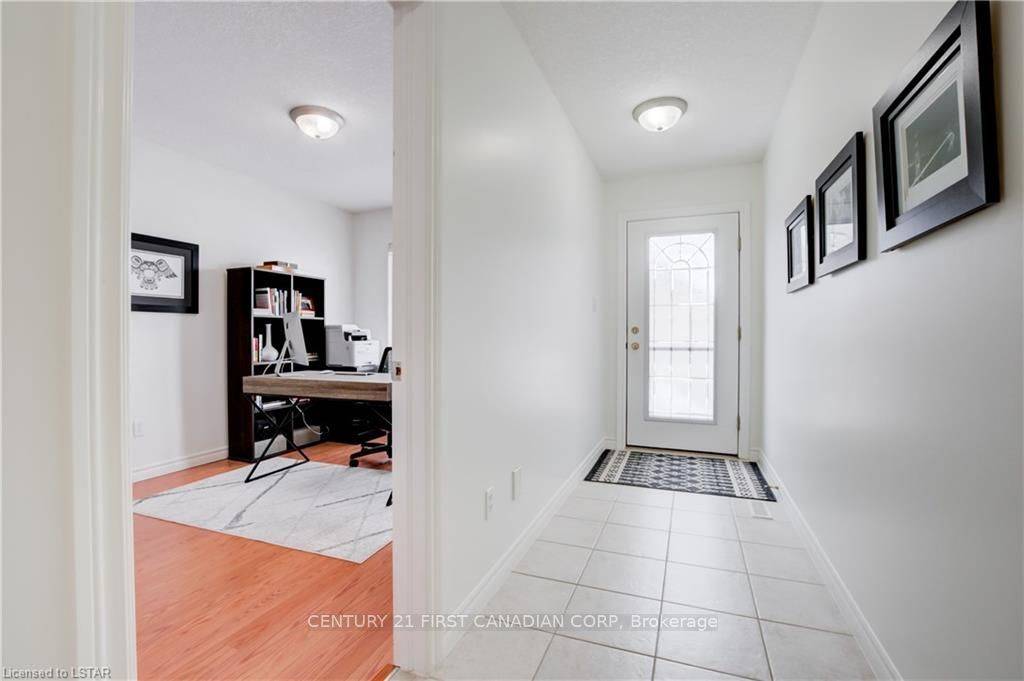 London North, ON N5X 4N6,572 Thistlewood DR #7