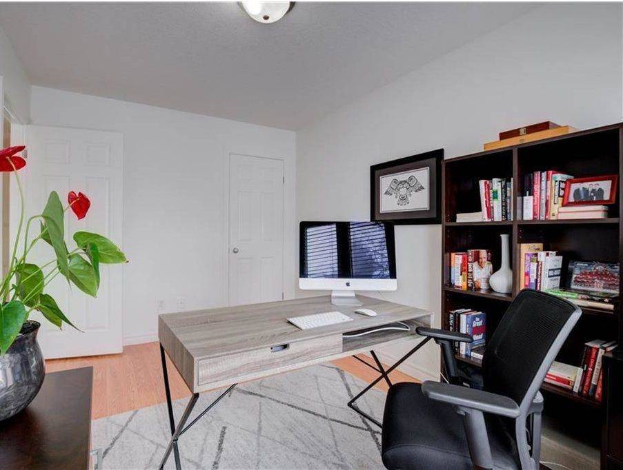 London North, ON N5X 4N6,572 Thistlewood DR #7