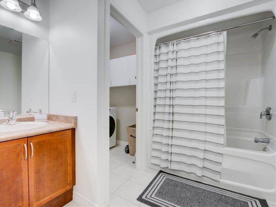 London North, ON N5X 4N6,572 Thistlewood DR #7