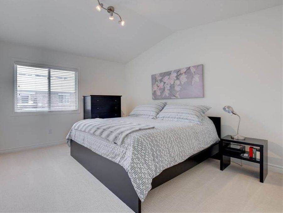 London North, ON N5X 4N6,572 Thistlewood DR #7