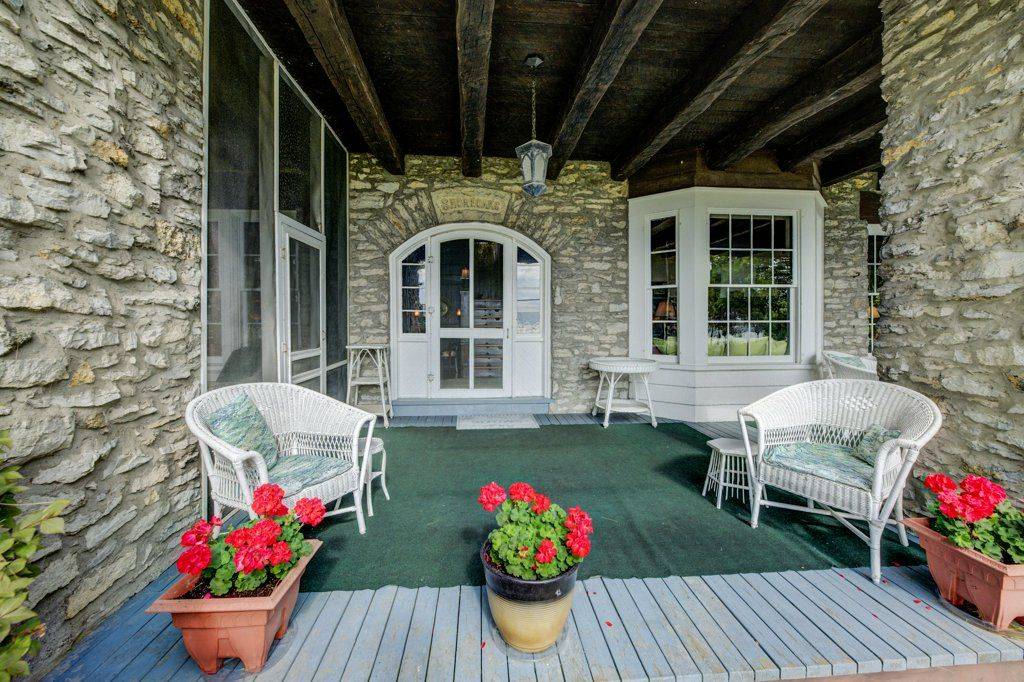 Fort Erie, ON L0S 1N0,683 Pt Abino RD S