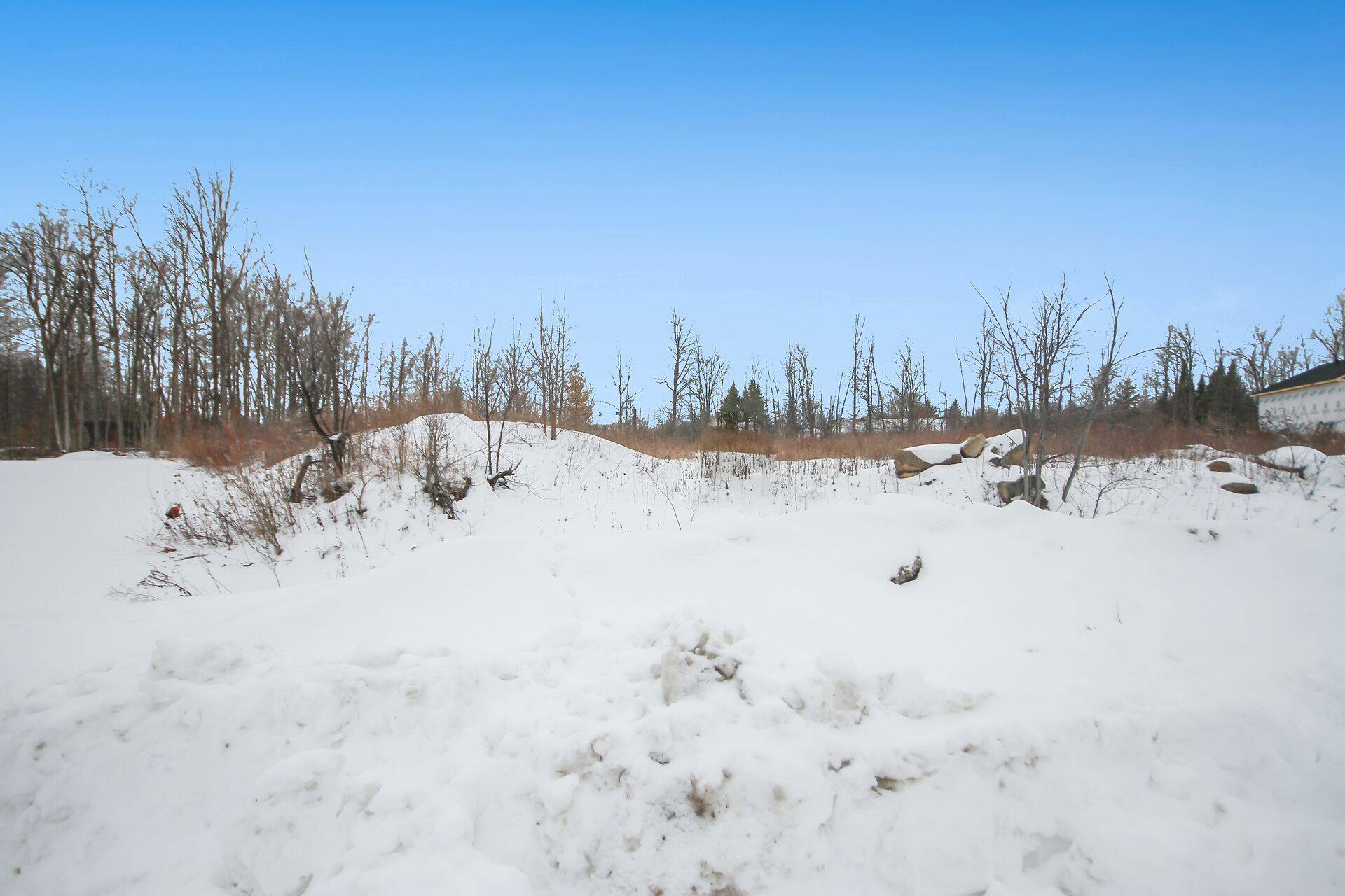 North Dundas, ON K0C 2K0,11730 Tudor Gate PL