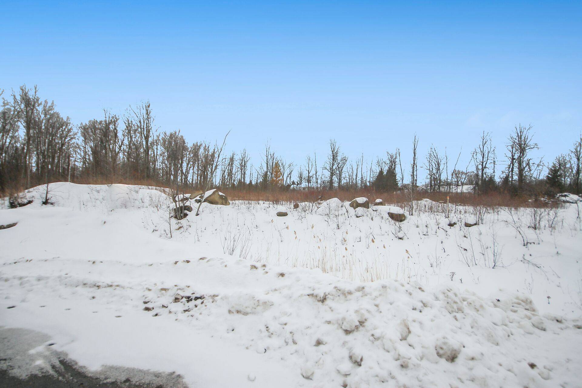 North Dundas, ON K0C 2K0,11730 Tudor Gate PL