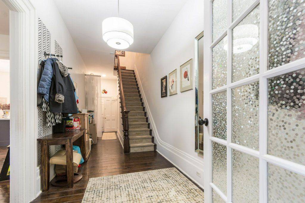 Belleville, ON K8N 3G2,233 John ST #5