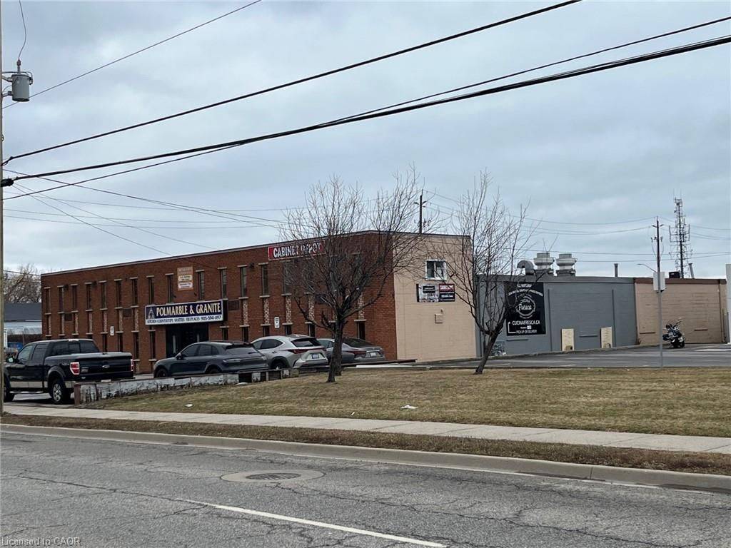 Hamilton, ON L8E 2L7,455 BARTON ST #1