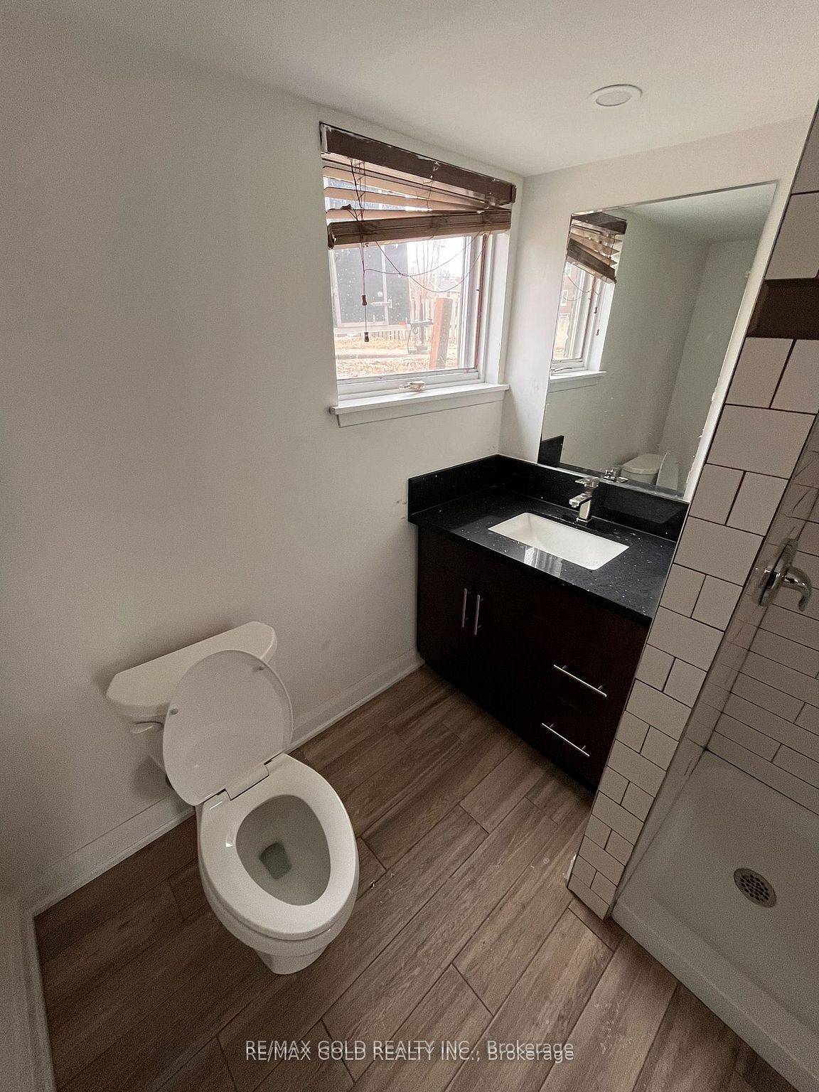 Windsor, ON N8X 1K5,1575 Ouellette AVE N