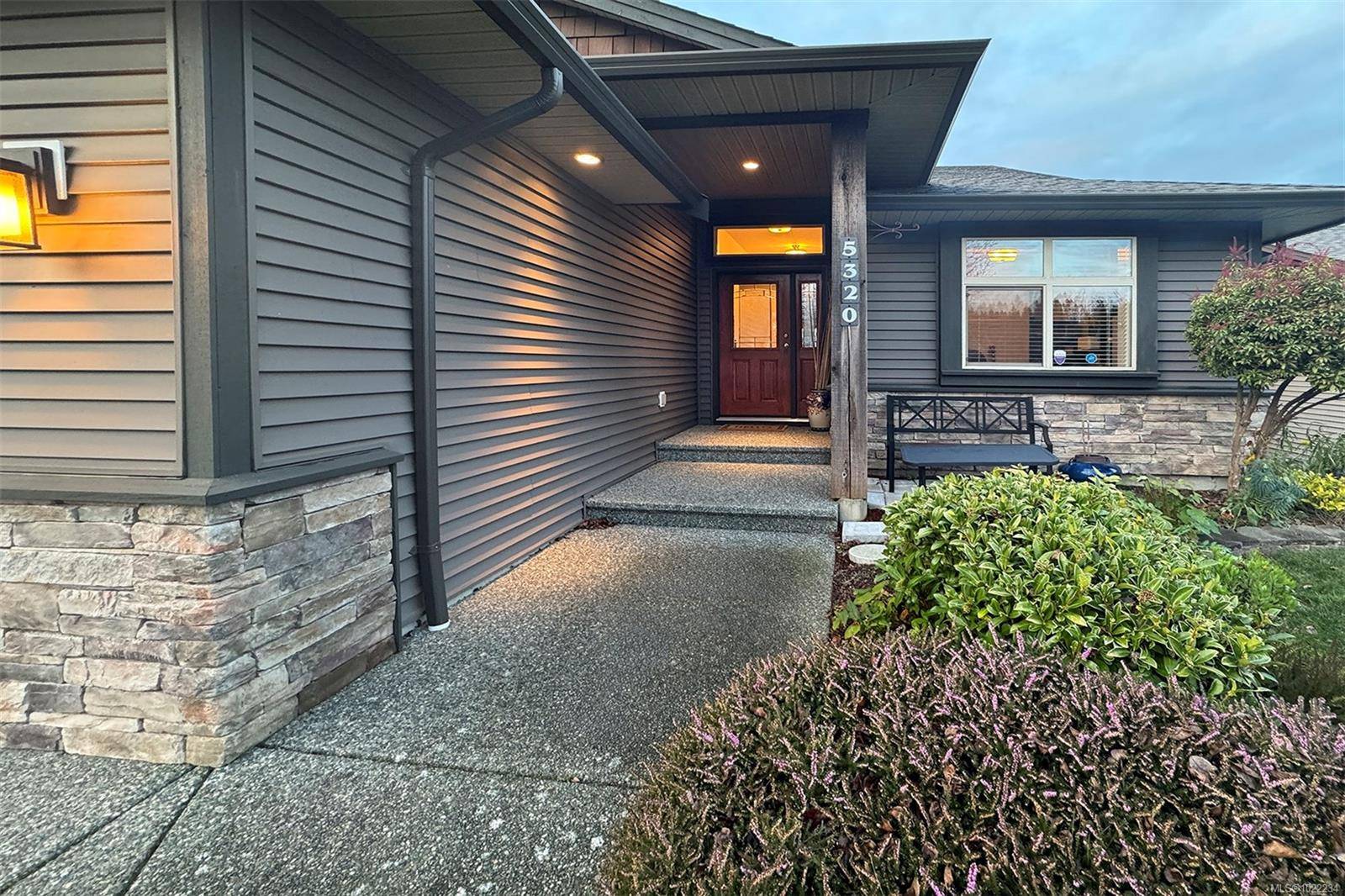 Nanaimo, BC V9T 0E3,5320 Cascara Dr