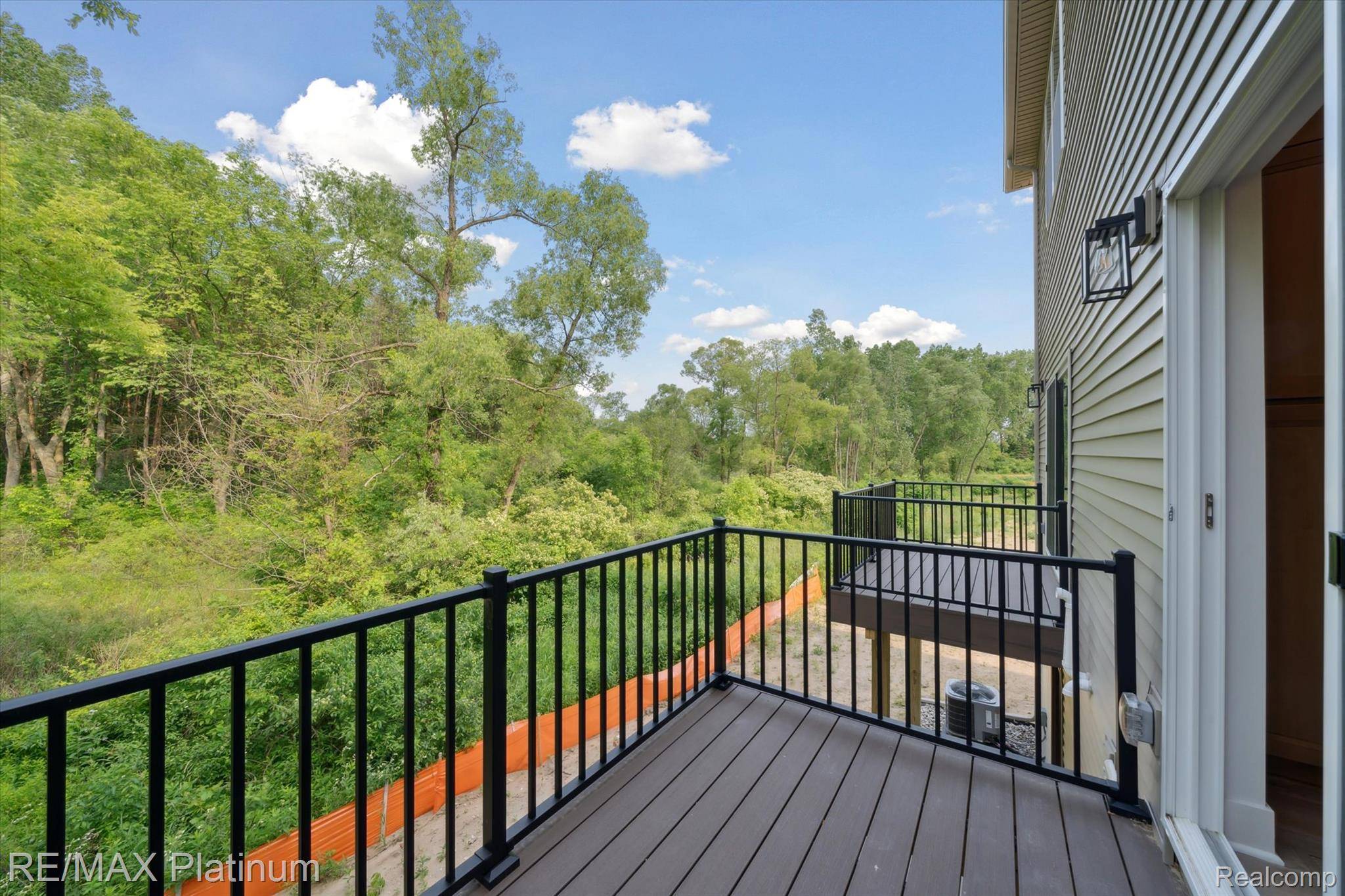 Howell, MI 48855,1654 Pinecroft