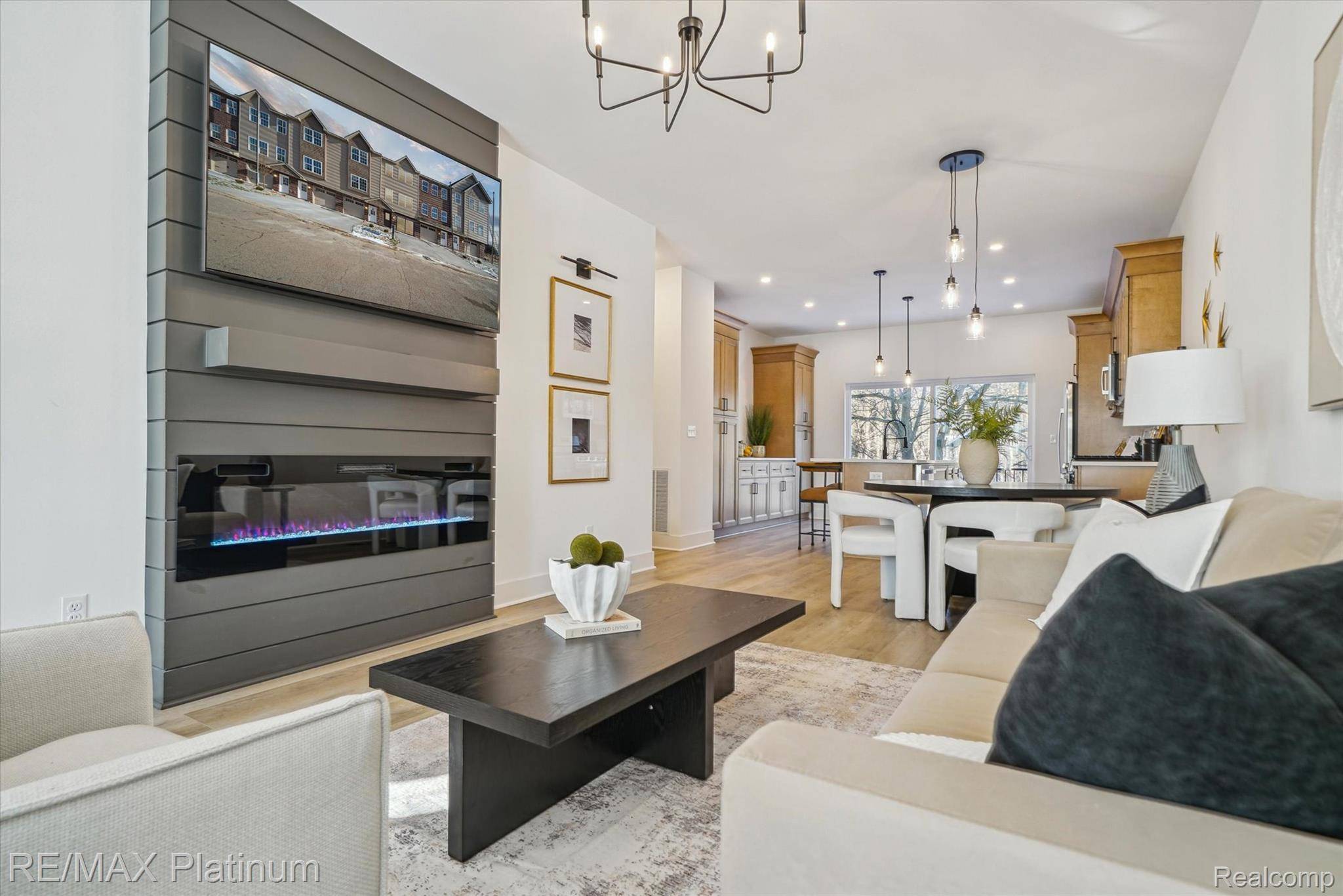 Howell, MI 48855,1654 Pinecroft