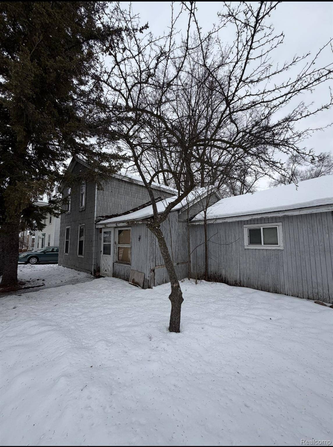 Pinckney, MI 48169,220 Pearl ST