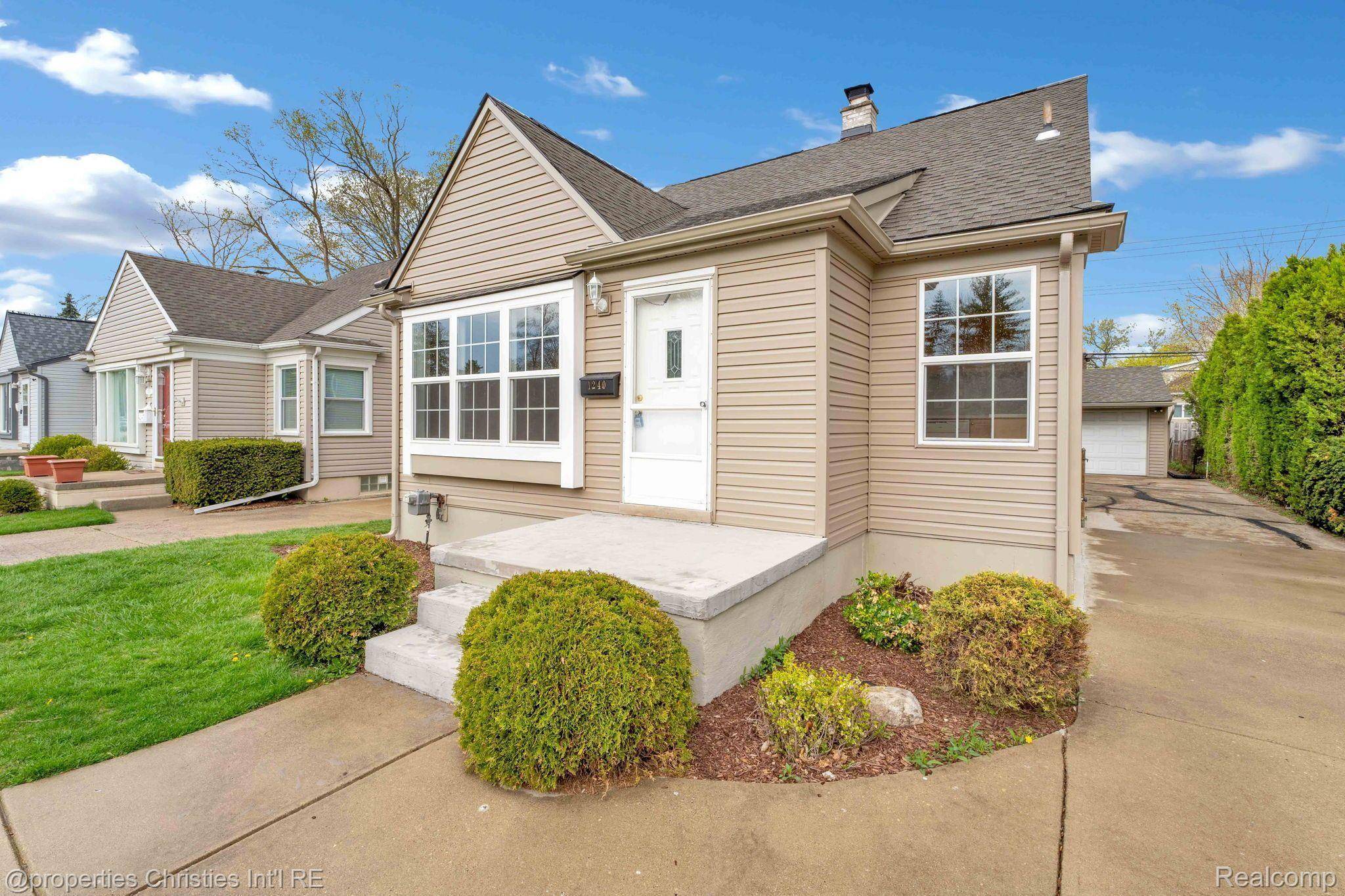 Berkley, MI 48072,1240 W 11 MILE RD